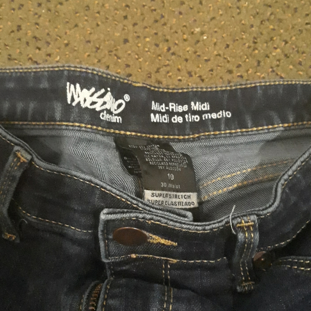 Shorts - Picture 2 of 2